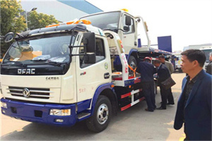 咸安汽车道路救援拖车价格